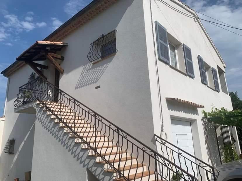 Appartement Independant Dans Villa, Entre Frejus Et St Raphael ภายนอก รูปภาพ