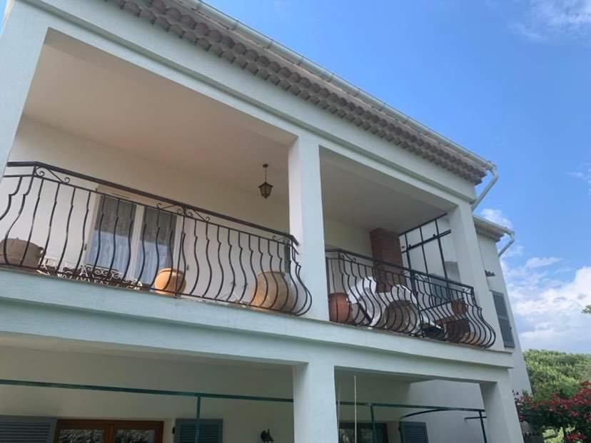 Appartement Independant Dans Villa, Entre Frejus Et St Raphael ภายนอก รูปภาพ