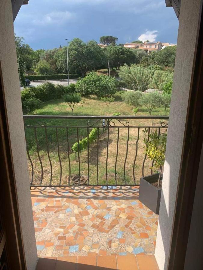 Appartement Independant Dans Villa, Entre Frejus Et St Raphael ภายนอก รูปภาพ