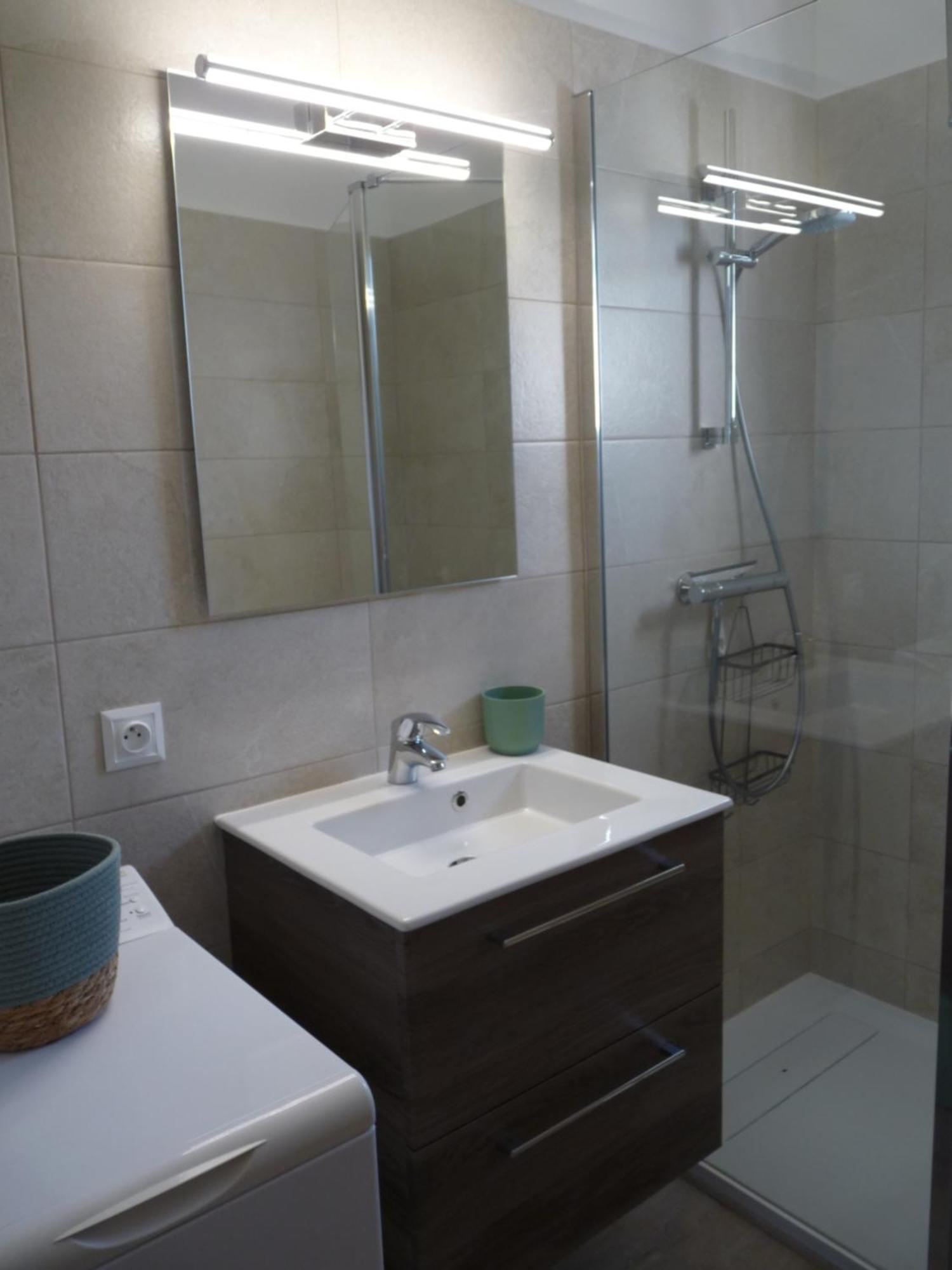 Appartement Independant Dans Villa, Entre Frejus Et St Raphael ภายนอก รูปภาพ