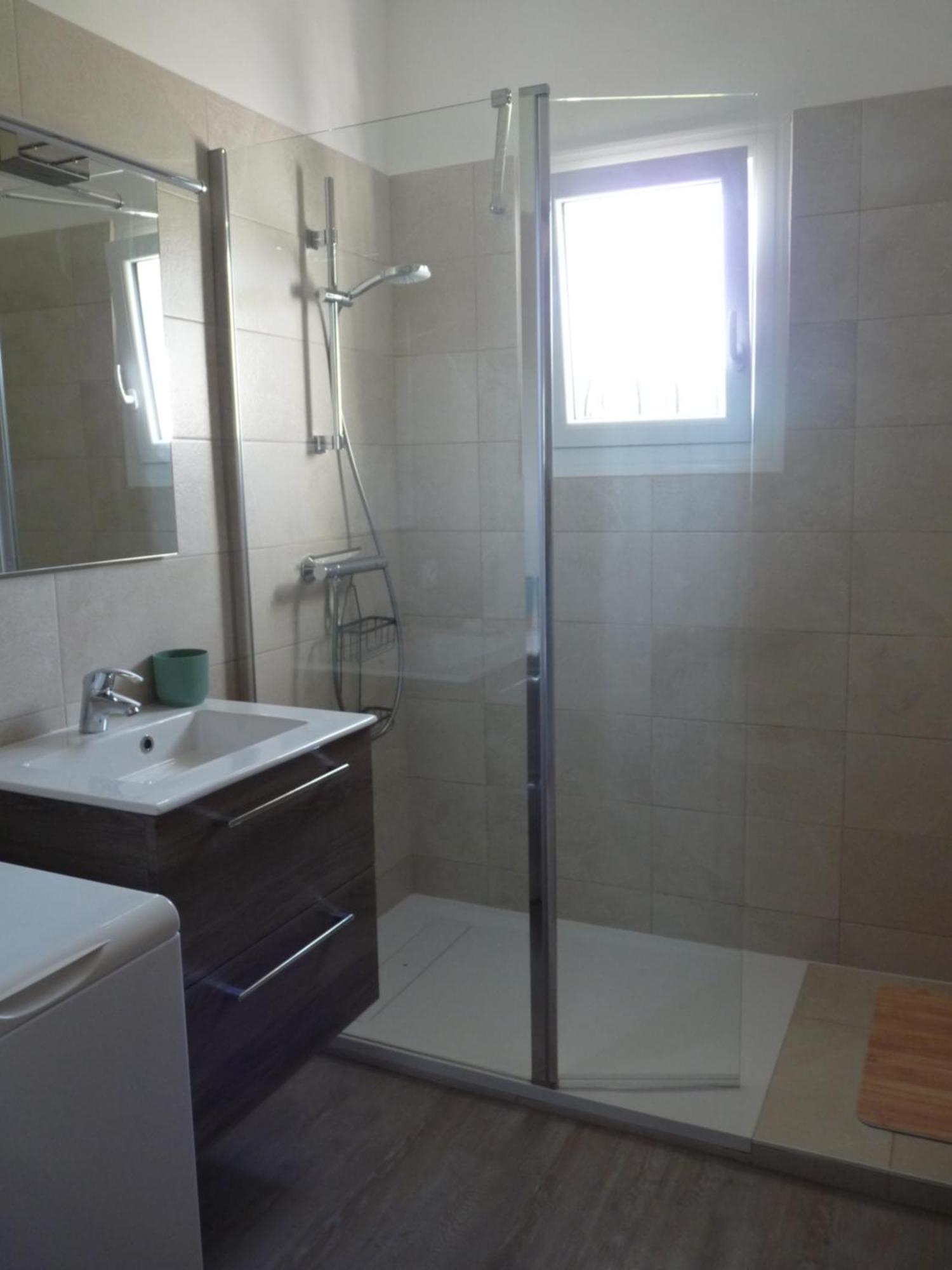Appartement Independant Dans Villa, Entre Frejus Et St Raphael ภายนอก รูปภาพ